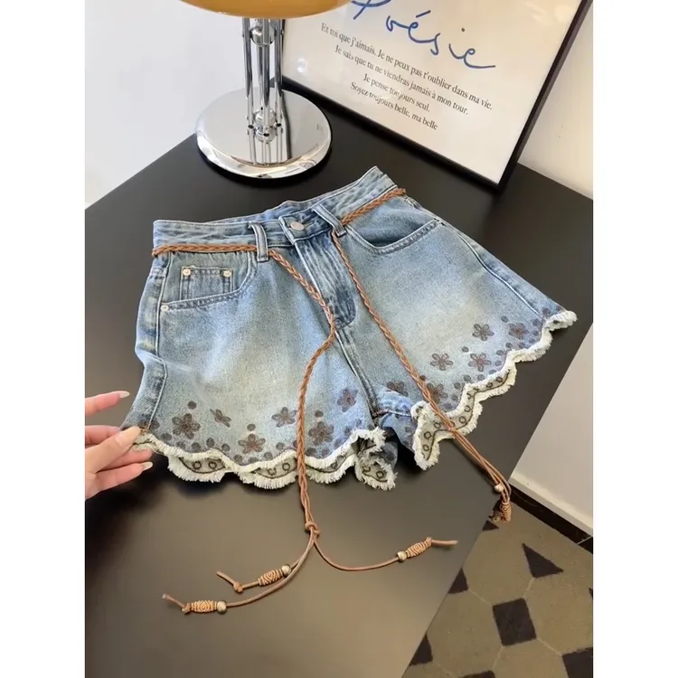 蓝色刺绣花朵高腰牛仔短裤女夏季直筒宽松休闲毛边a字阔腿热裤
