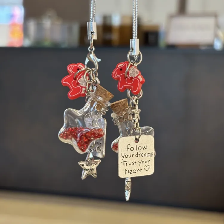 新款红小马许愿瓶挂件小马钥匙扣手机ins手机链可爱包包挂件挂饰