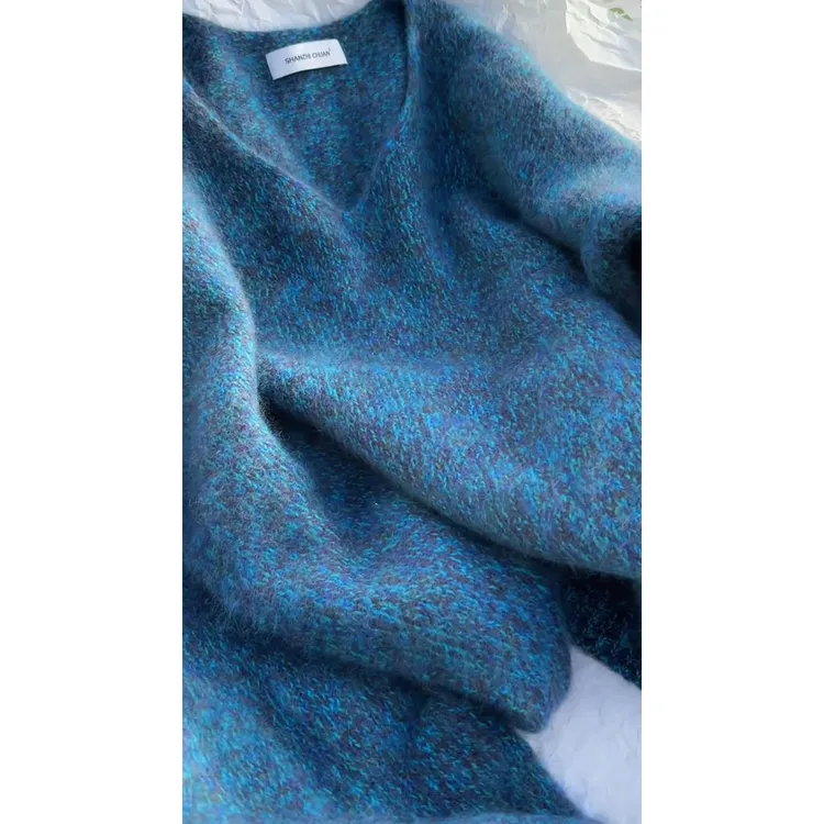 韩系蓝色V领软糯马海毛毛衣女秋冬外穿加厚宽松奶fufu针织上衣潮