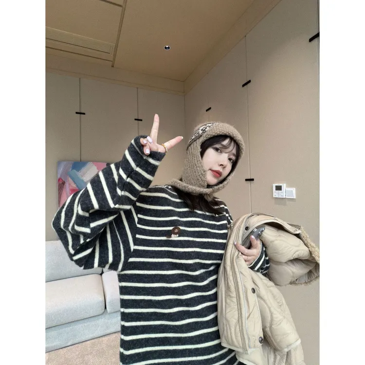 BETTER JOELAY-【暖棕条柔​】百搭简约T恤长袖潮流休闲风KH3670