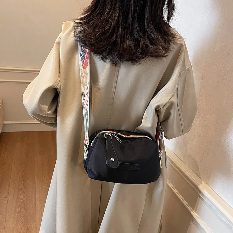 小米有品休闲百搭斜挎包女2025新款潮单肩包睿营气质感牛津布手提