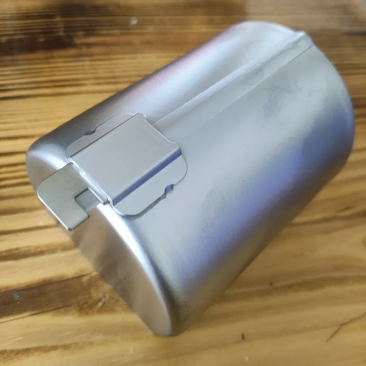 8B高车嘴盖下巴盖装刀片8B高车带刀夹盖子缝纫机配件