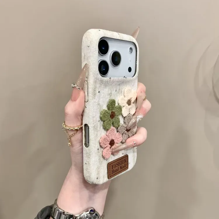 复古甜美立体小花酒红绒布适用17promax苹果15手机壳iPhone16pro