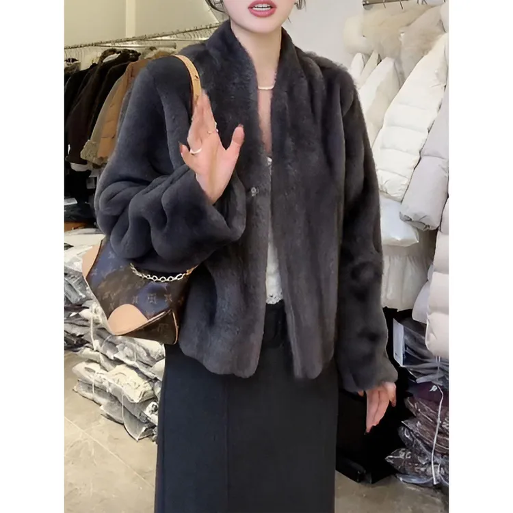 毛毛短外套女冬季新款轻奢简约高级感宽松加厚保暖小个子开衫上衣