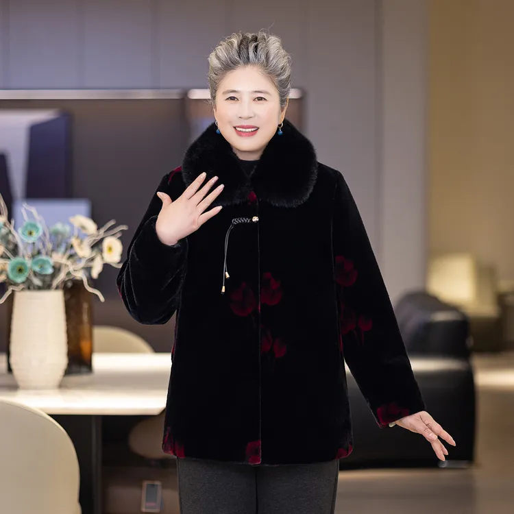 妈妈水貂绒外套中老年冬装女奶奶装加绒大衣高贵仿皮草老人衣服