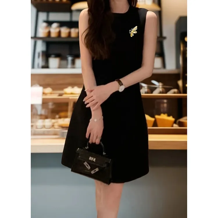 2025年春秋定新年礼服马甲裙显瘦气质百搭女装连衣裙黑色简约轻奢
