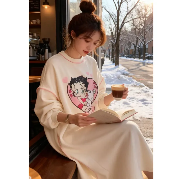 高品质大牌连衣裙韩国东大门长袖圆领套头长裙加绒加厚卡通减龄