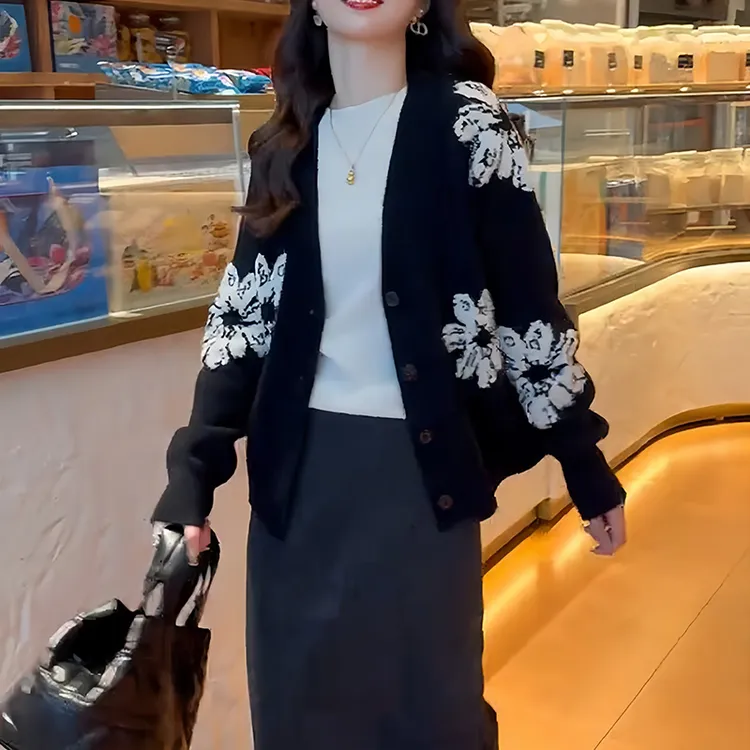 洋气秋季减龄时尚针织开衫2025新款碎花显瘦女装休闲慵懒风上衣潮