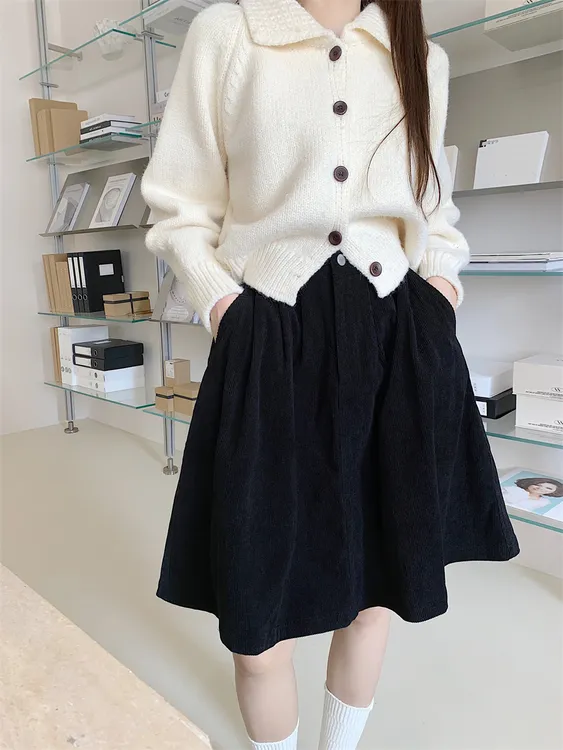 灯芯绒中长款半身裙女秋冬短裙高腰黑色伞裙大码松紧腰显瘦a字裙