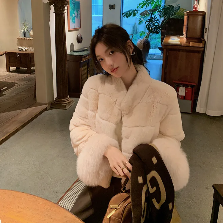 人造皮草 2025年秋冬季新款仿狐狸毛袖短款外套环保皮草加厚保暖