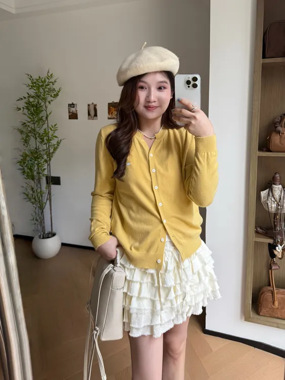 运费补贴小个子秋季韩版设计感百搭显瘦V领软糯纯色长袖针织开衫
