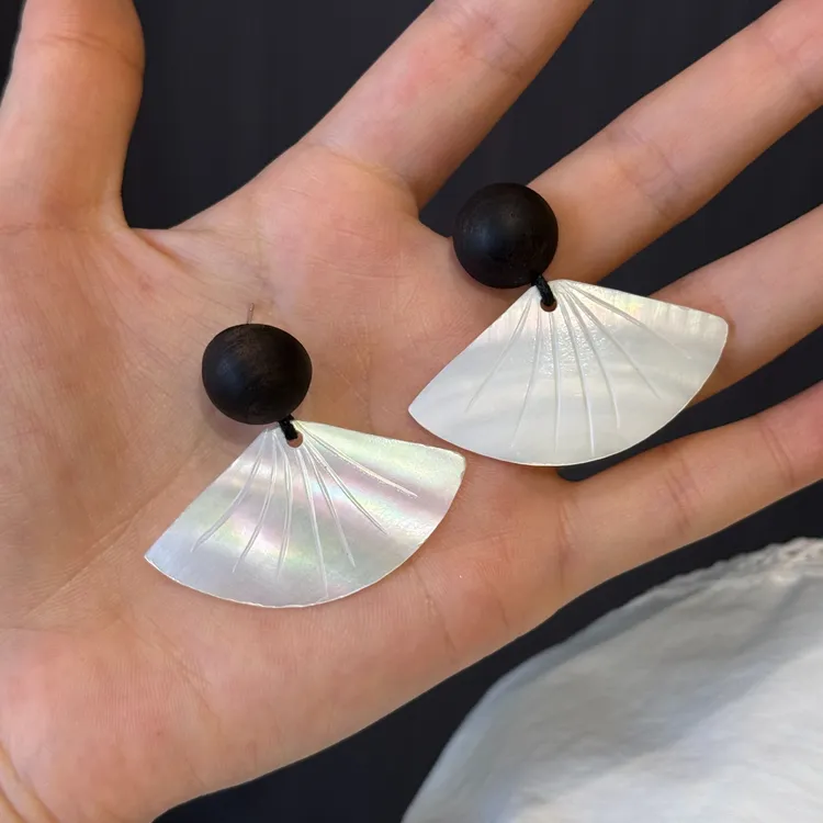 黄铜贝壳耳饰 【银扇】’木质圆形加扇形贝母耳饰时尚气质耳环