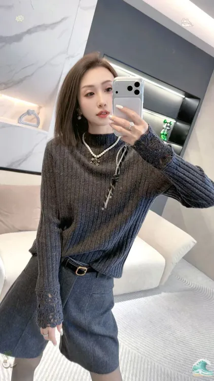 熙薇【魅力磁场】2025冬季新款时尚休闲袖口拼钩花羊毛衫H6596