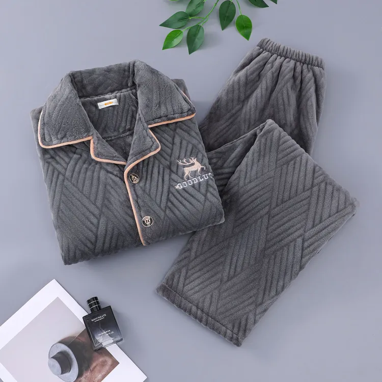 新款珊瑚绒睡衣男士宽松大码法兰绒加厚加绒秋冬款爸爸睡衣套装
