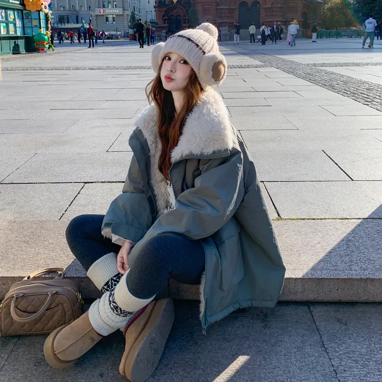 赵露思同款军绿色羊羔毛派克服棉服女2025冬中长款加绒工装厚外套