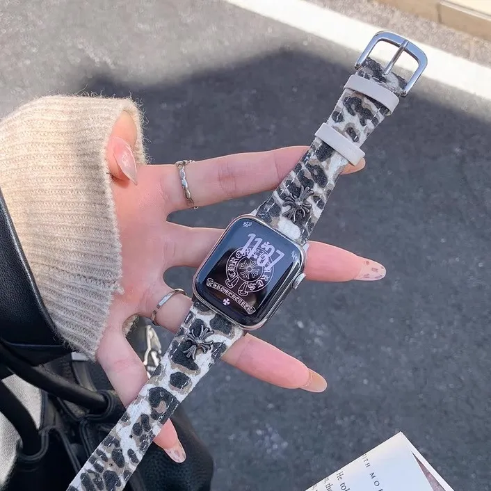 适用苹果iWatch秋冬甜酷风灯芯绒拼皮豹纹复古克罗心苹果表带