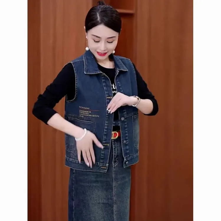 牛仔马甲女春秋洋气刺绣修身休闲短款小个子无袖坎肩背心外套上衣