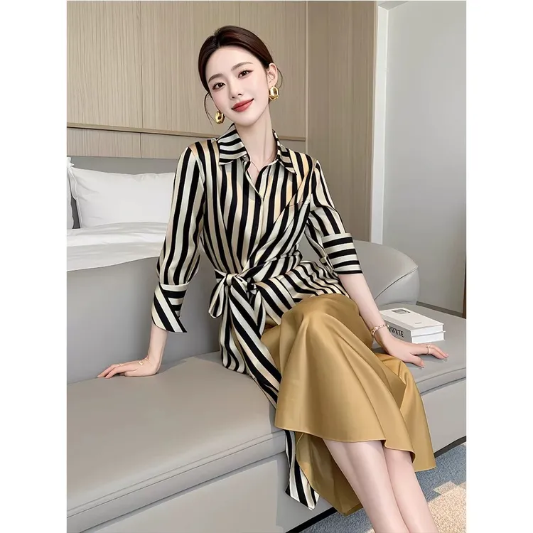 春季新款高级感时尚干练气质女神范高端时尚条纹衬衫半身裙套装