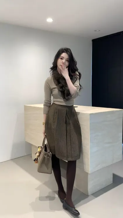 秋冬新款时尚洋气衣服女气质显瘦长袖毛领上衣休闲高腰百搭半身裙