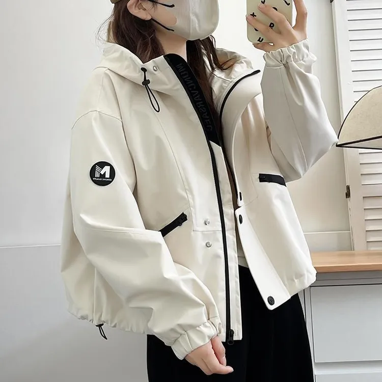 短款冲锋衣女2025新款小个子连帽工装外套春秋宽松百搭派克服上衣