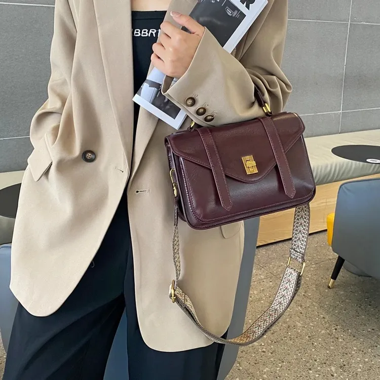 2025夏季新款纯牛皮斜挎包手提小方包休闲百搭高级感牛皮单肩女包