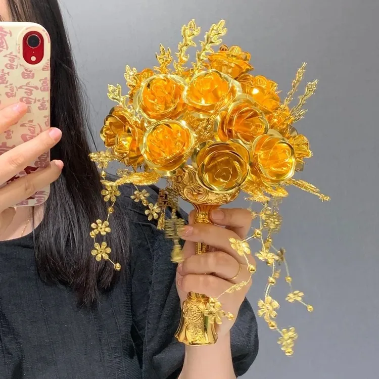 新款结婚新娘礼物金色玫瑰手捧花中式婚礼diy材料包旗袍秀禾配饰