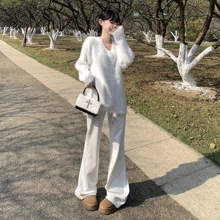复古辣妹白色喇叭裤慵懒百搭2025秋冬新款垂感显瘦拖地裤休闲裤女