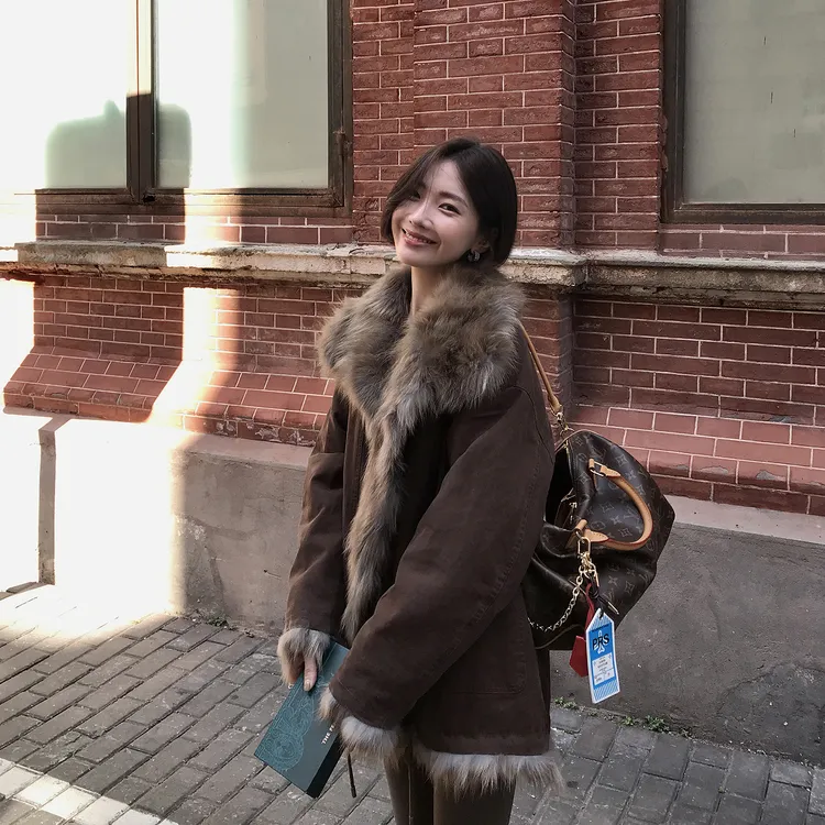 "黑巧拿铁"狐狸毛领外套女派克服中长款年轻款美拉德