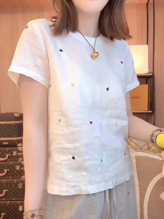 亚麻小爱心刺绣圆领短袖T恤2025夏季新款下摆开叉上衣休闲百搭ins