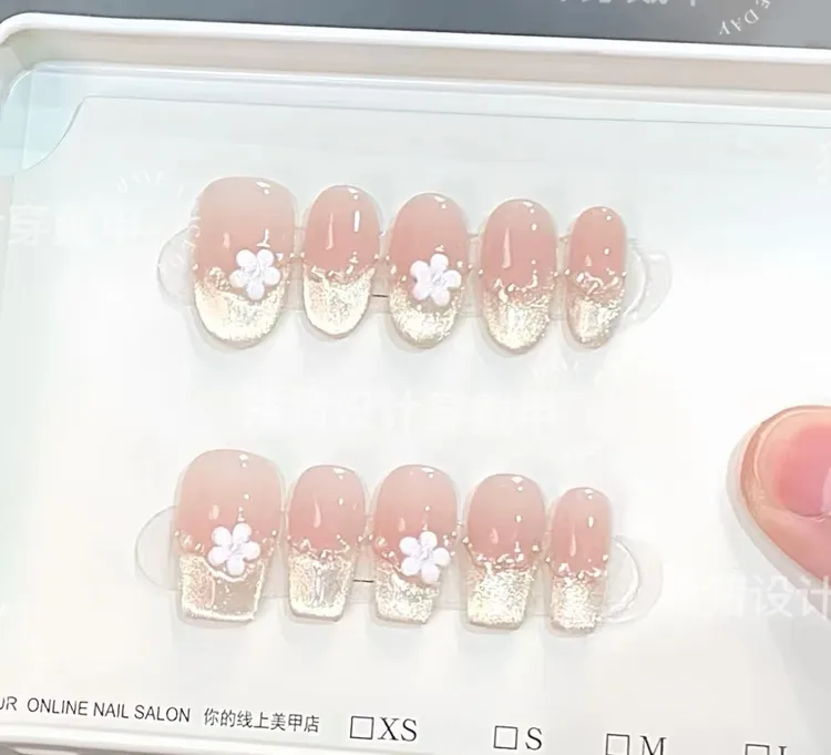 【七里香】春季新款高品质法式猫眼立体小花超显白气质纯手工美甲