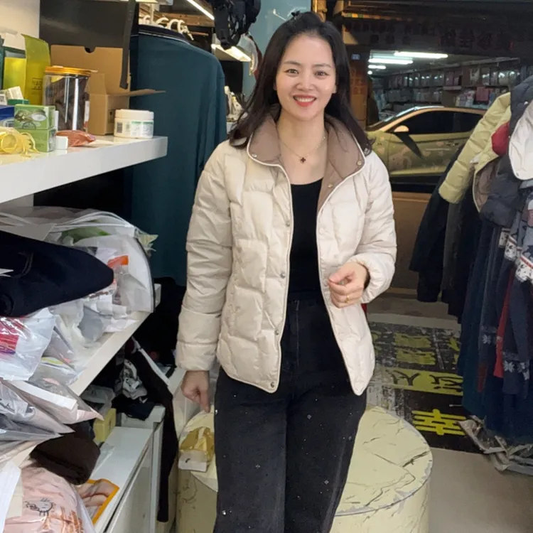 《霞姐服饰》冬季新款百搭时尚立领棉服外套女休闲减龄货号：2575