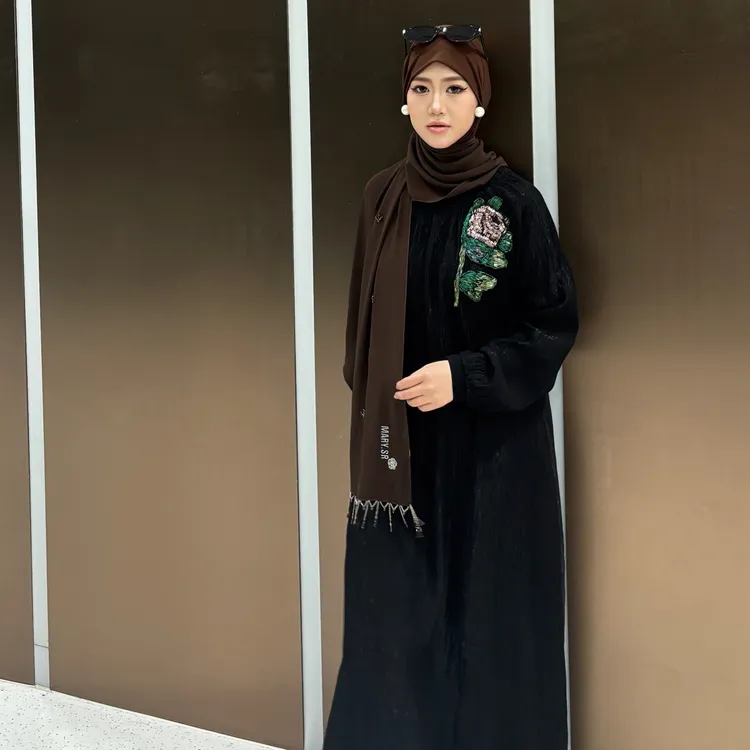 Mary.sr皇冠之光 极简风流苏纯色绕巾水晶透气拼接套头