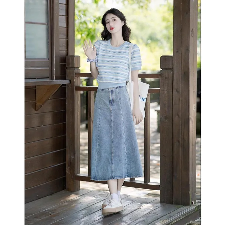 蓝色条纹针织短袖女t恤夏2025新款多巴胺穿搭设计感小众别致上衣