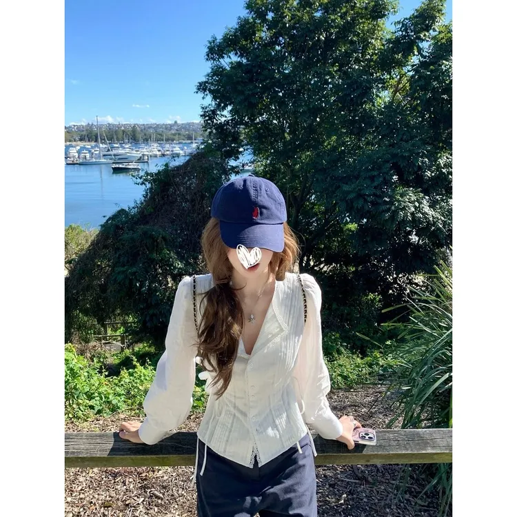 韩系精致蕾丝花边打褶收腰衬衫女秋季新款法式小众翻领透气小衫