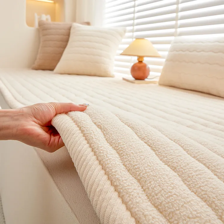 奶油风羊羔绒阳台飘窗垫窗台垫2025新款主卧阳台垫子加厚可定制