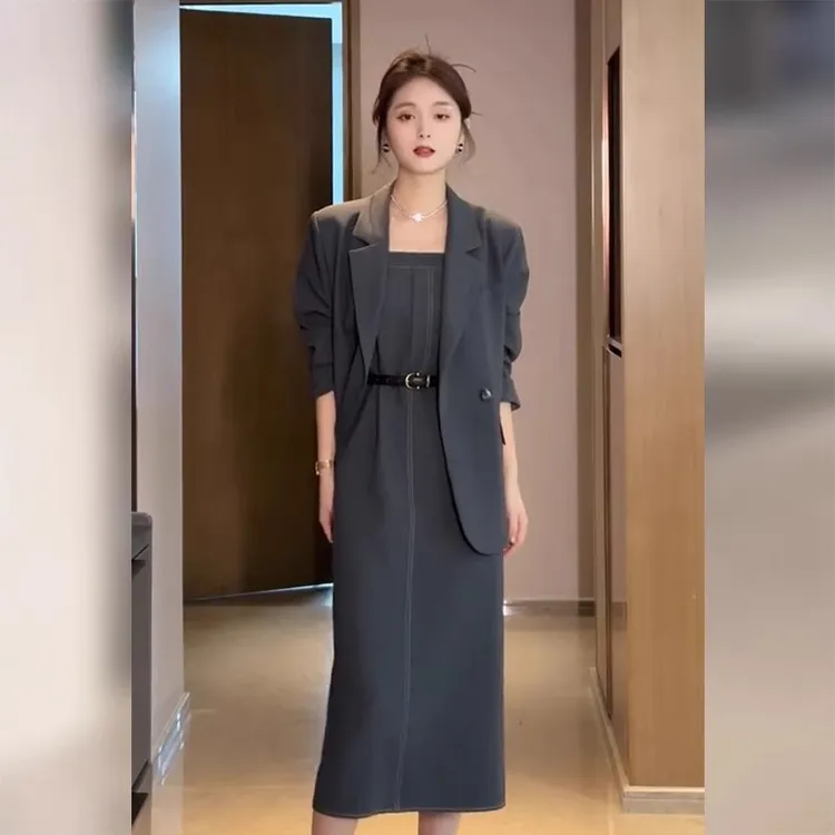 特大码女装百搭西装套装春秋胖妹mm收腰显瘦时尚吊带连衣裙两件套