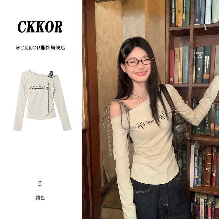 CKKOR秋季新款韩系斜肩长袖t恤女内搭辣妹修身显瘦设计感露肩上衣