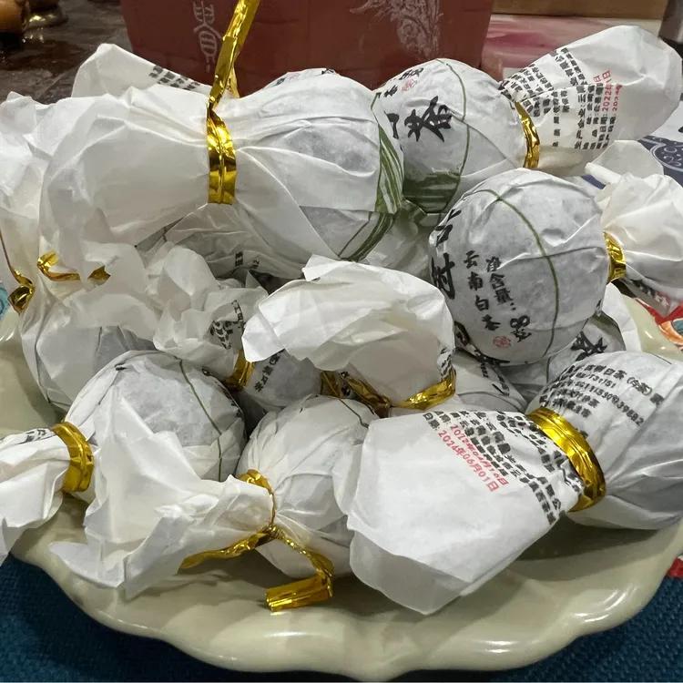 云南古树白茶龙珠大叶种