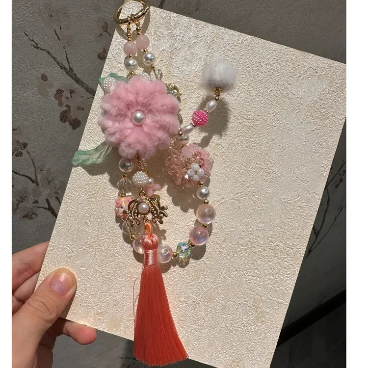 本店专注重工手机链，高品质，高保色，可定制纯手工diy，钥匙链，包链