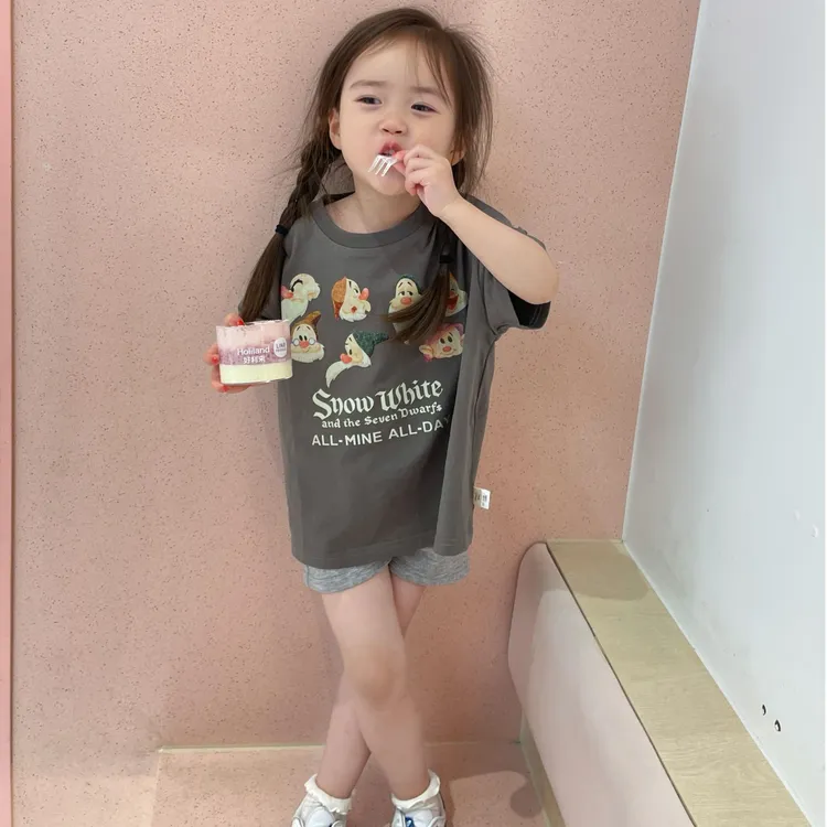 小思家女童2025夏季时髦韩版别致卡通印花上衣百搭休闲短裤套装