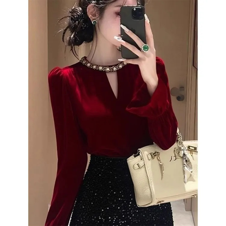 法式轻奢丝绒套装女秋冬镂空镶钻长袖衬衣打底衫亮片半身裙两件套