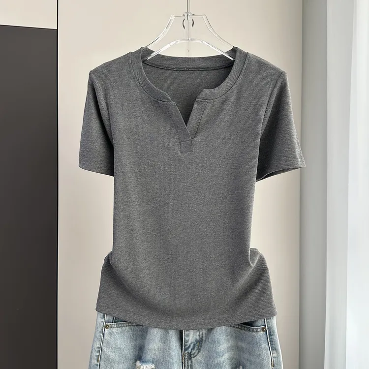 洋气正肩短袖小衫上衣女2025夏V领设计感小众欧货修身螺纹短袖T恤