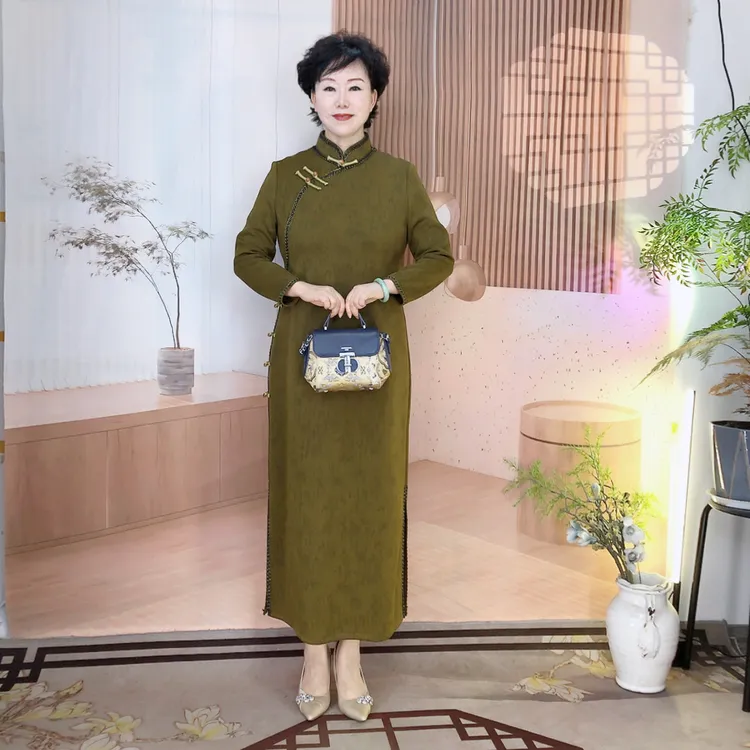 【橄榄绿】秋冬季新款大码旗袍复古斜襟时尚长裙港风一字扣绿色长款