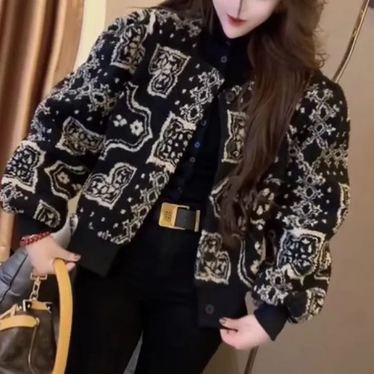 减龄外套新款宽松显瘦短外套上衣