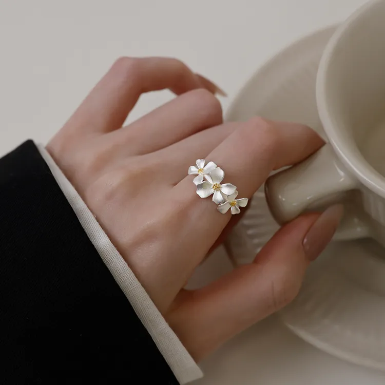 足银戒指 999纯银栀子花戒指女2025新款爆款轻奢小众高级感食指戒