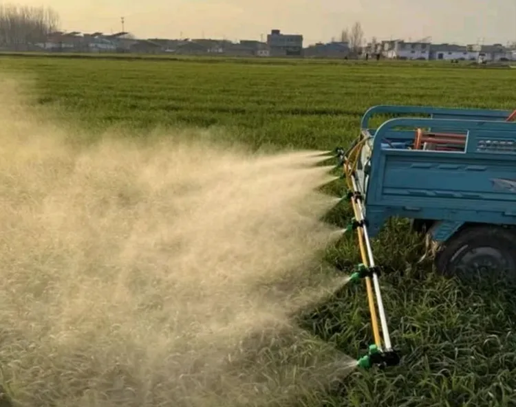 （新款）后挂式架子喷杆三轮车后挂式四轮车挂式喷杆折叠收纳方便