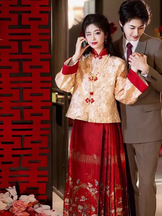 新中式红色马面裙敬酒服套装女新款汉服大码宽松新娘订婚礼服上衣