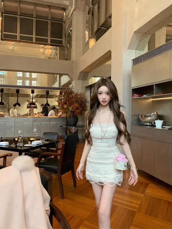 玉软柔香 网纱蕾丝绣花重工纯欲风抹胸连衣裙性感辣妹风包臀短裙