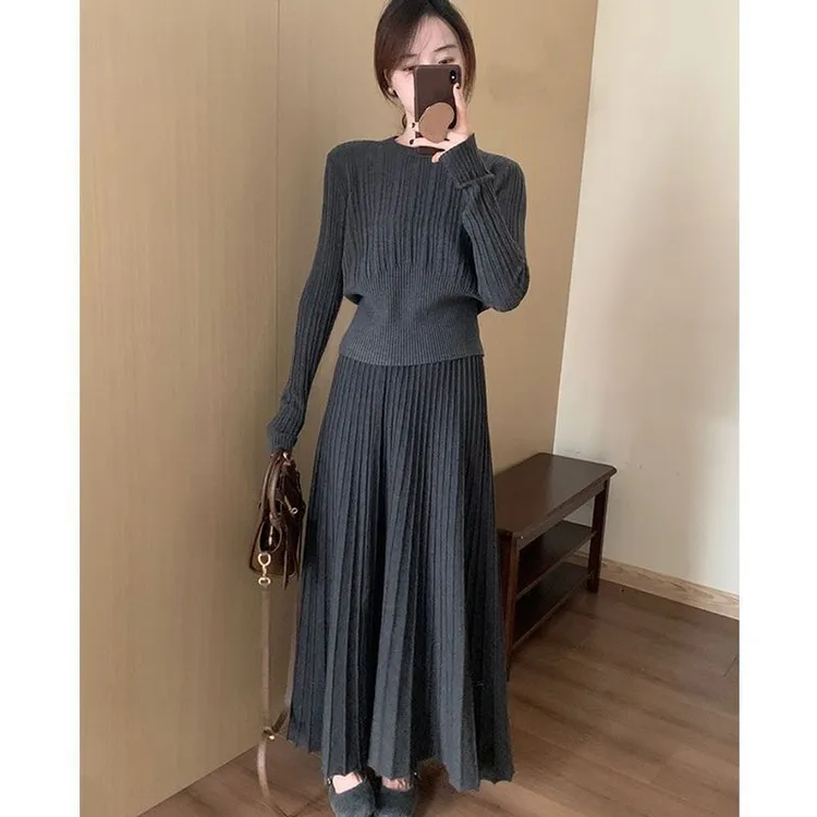 两件套针织毛衣裙子春秋新款时尚早秋外穿小个子气质上衣长裙套装