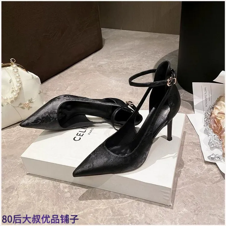 法式尖头浅口单鞋女2025春夏新款绝美气质国风细跟高跟鞋一字带